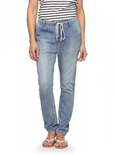 Функциональные женские джинсы