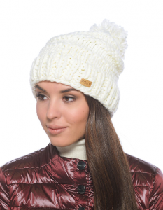 Комфортная вязаная шапка