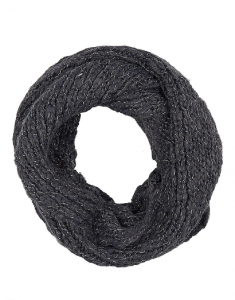 Стильный снуд для прогулок